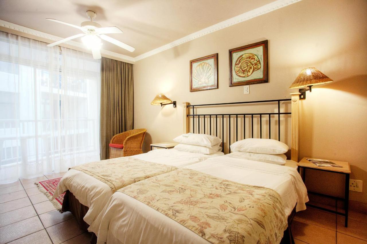 The Reef Apartments East London Bagian luar foto