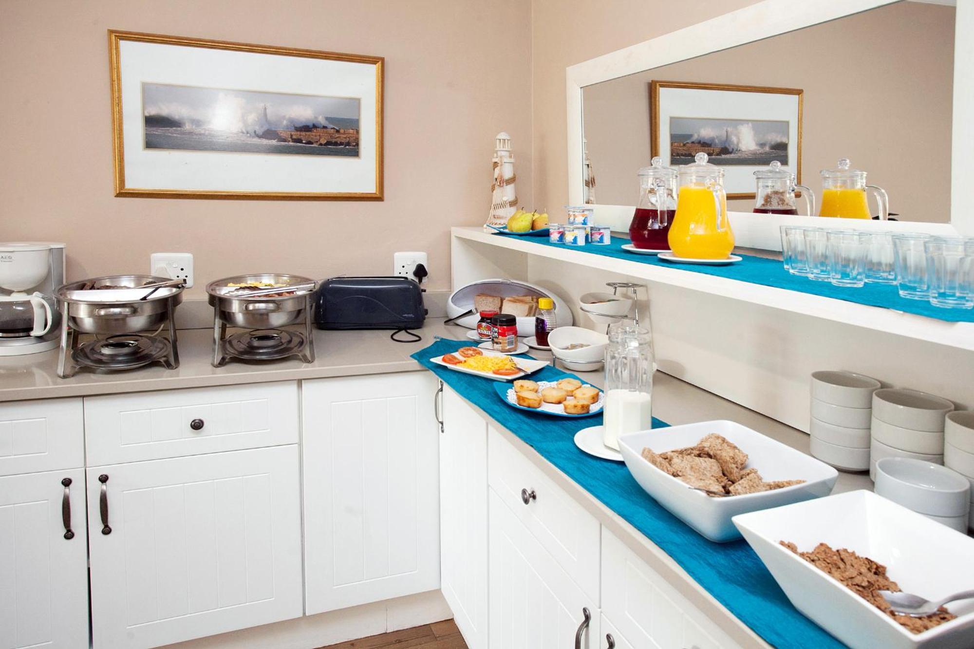 The Reef Apartments East London Bagian luar foto