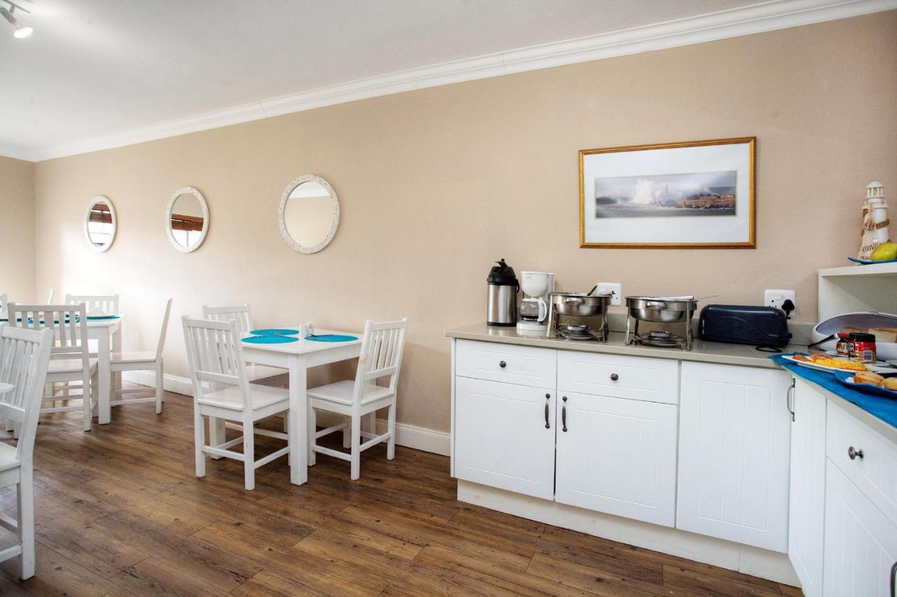 The Reef Apartments East London Bagian luar foto